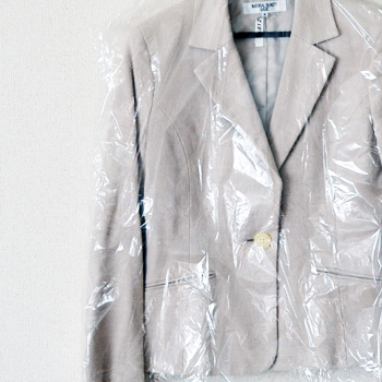 クローゼットの湿気が原因で 大切な洋服がカビだらけに クリテク
