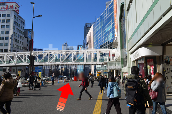 原一新宿ルミネ沿い