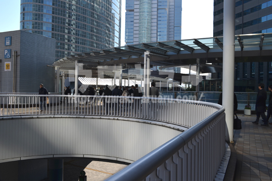 品川駅港南口前