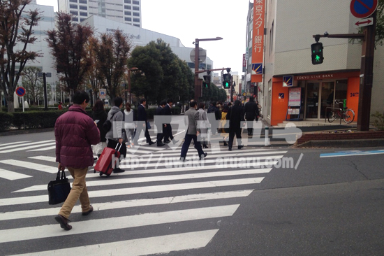 東京スター銀行前交差点