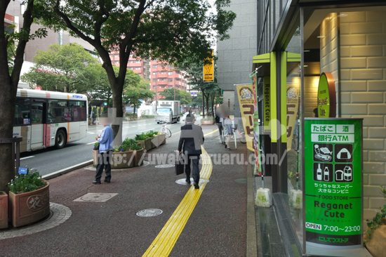 西鉄赤坂ビルを出て右手方向